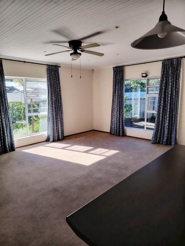 4 Bedroom Property for Sale in Sandbaai Western Cape